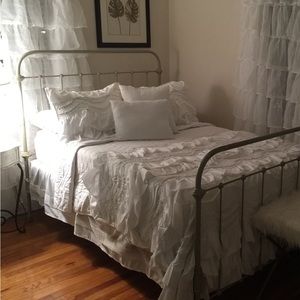 Victorian Farmhouse Bed